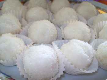 bon bons ricotta e cocco